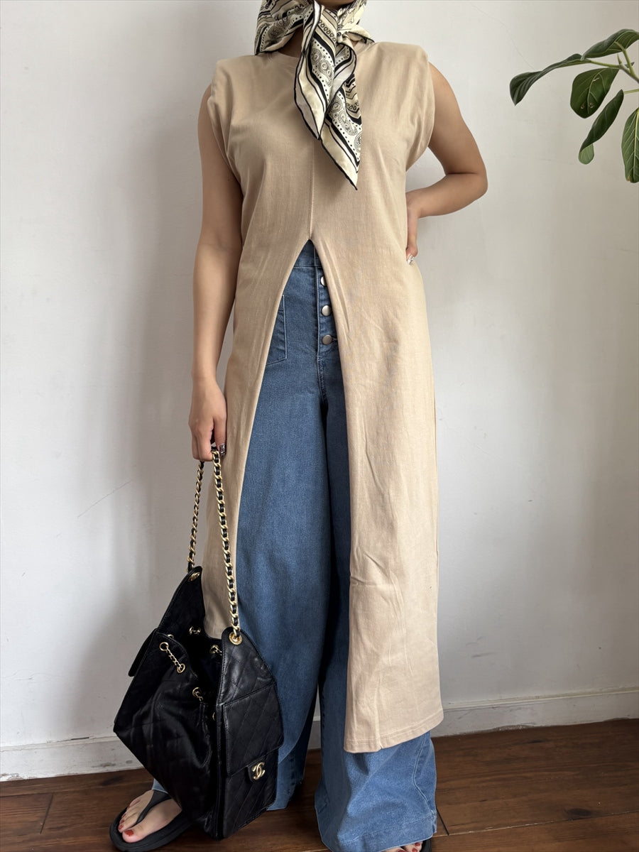 フロントスリットカットソー