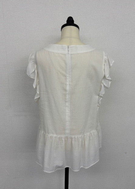 袖フリル ティアード ブラウス｜体型カバー・シアー・フレンチスリーブ・ノースリーブ・きれいめ