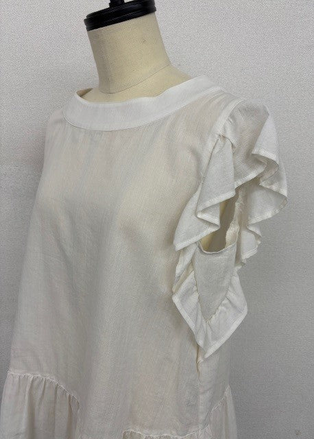 袖フリル ティアード ブラウス｜体型カバー・シアー・フレンチスリーブ・ノースリーブ・きれいめ